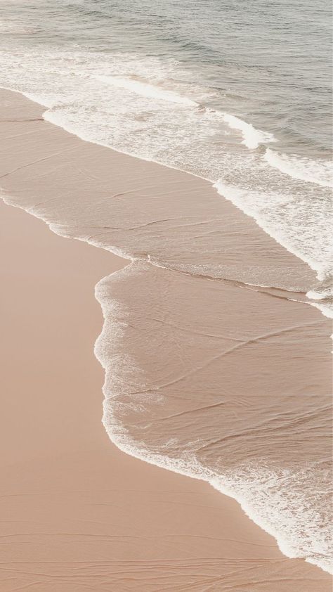 Beige Iphone Wallpaper Aesthetic, Beige Beach Aesthetic, Classy Wallpaper Aesthetic, Plain Wallpaper Iphone, Gold Wallpaper Phone, Classy Wallpaper, Iphone Lockscreen Wallpaper, Cream Aesthetic, Plain Wallpaper