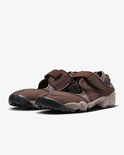 Nike Air Rift Women's Shoes. Nike JP Nike Rift, Nike Air Rift, Shoe Wishlist, New Nike Air, New Uses, Dream Shoes, New Nike, Me Too Shoes, Women's Shoes