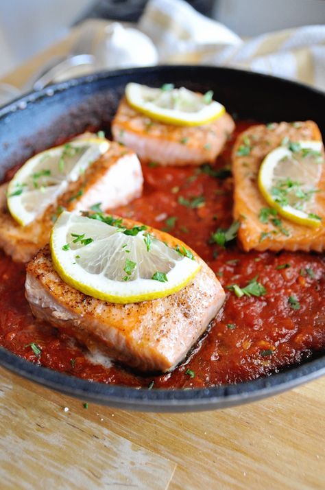 Pan Grilled Spanish Salmon with Tomato Sauce Recipe - Spain on a Fork Spanish Salmon Recipes, Salmon Tomato Sauce, Spanish Salmon, Salmon With Tomatoes, Spanish Style Salmon, Salmon With Tomato Sauce, Salmon In Tomato Sauce Recipe, Italian Style Salmon, Spanish Tomato Sauce