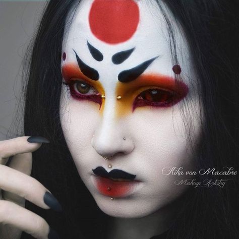 Geisha Makeup Halloween, Macabre Photography, Geisha Makeup, Smink Inspiration, Special Effects Makeup, Fx Makeup, Stage Makeup, Sfx Makeup, Fantasy Makeup