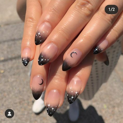 Witchy nails Ongles Goth, Witch Nails, Witchy Nails, Halloween Acrylic Nails, Cute Halloween Nails, Moon Nails, Goth Nails, Her Nails, Nails Polish