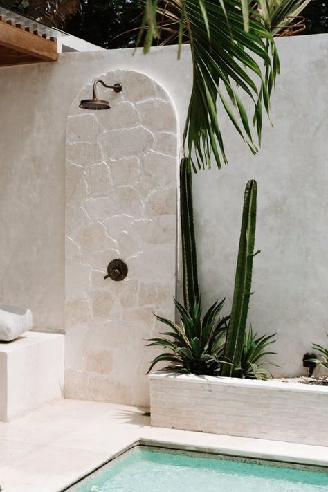 Breathe Boutique Suites — Bohemian Bela Outdoor Shower By Pool, Garden Showers Outdoor, Pool Shower Ideas, Outdoor Pool Bathroom Ideas, Bohemian Exterior, Outside Shower Ideas, Bali Beach House, Outdoor Shower Inspiration, Palm Springs Garden