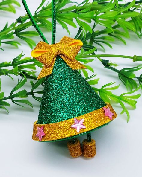 Christmas Bell Craft, Christmas Bells Craft, Christmas Bells Decorations, Diy Xmas Decorations, Bell Christmas Ornaments, Jingle Bell Crafts, Christmas Tree Decoration Ideas, Tree Decoration Ideas, Xmas Decorations Diy