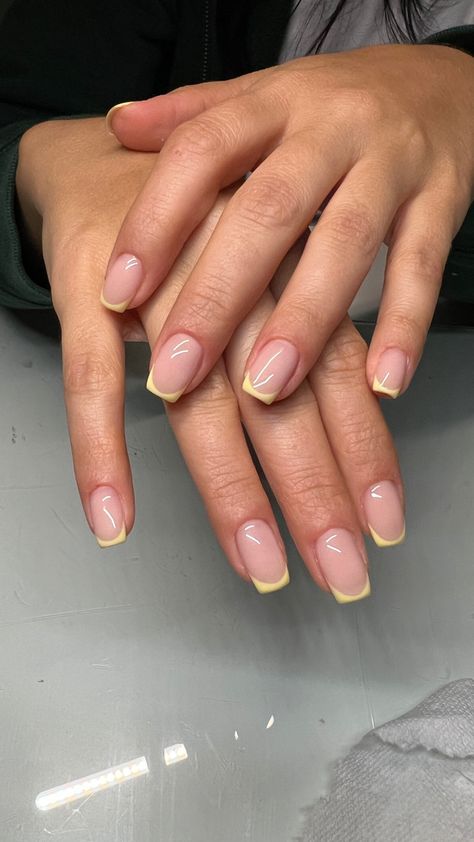 Yellow Nails Minimalist, Short French Nails Yellow, French Nails With Yellow Tips, Square Yellow French Tip Nails, Nail Inspo Yellow Pastel, French With Yellow Tips, Pastel Yellow Gel Nails Short, Yellow French Tip Gel Nails, Yellow Nail French Tip