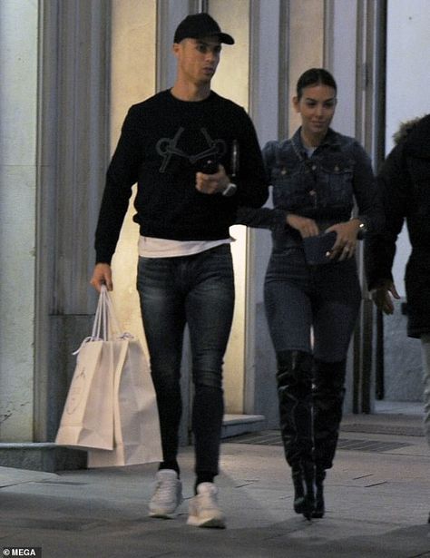 Crisitano Ronaldo, Expensive Shopping, Ronaldo Girlfriend, Ronaldo Style, Cristiano Ronaldo Style, Cristiano Ronaldo Juventus, Georgina Rodriguez, Cristino Ronaldo, Ronaldo Juventus