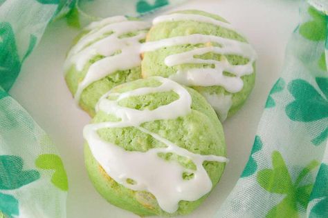 Leprechaun Cookies, Extract Recipes, St Patrick's Day Cookies, Lime Cookies, Thyme Recipes, Candy Cakes, Food Advertising, Green Food Coloring, Dessert Pictures