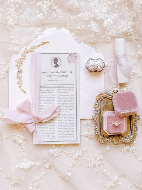 Pastel Bridgerton Wedding Ideas | Photography by Bridgerton Themed Wedding Invitation, Pink Bridgerton Aesthetic, Brigerton Decoration Wedding, Vintage Royal Wedding Theme, Bridgerton Save The Date, Modern Bridgerton Wedding, Bridgerton Wedding Table Setting, Bridgerton Decoration Ideas, Bridergton Wedding Aesthetic