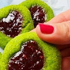 Sasha Nary / Aleksandra Naryzhny on Instagram Grinch Thumbprint Cookies Raspberry, Green Thumbprint Cookies, Grinch Raspberry Thumbprint Cookies, Citrus Christmas Cookies, Grinch Thumbprint Raspberry Cookies, Grinch Thumbprint Cookies, Jelly Thumbprint Cookies, Raspberry Thumbprint Cookies, Homemade Raspberry Jam