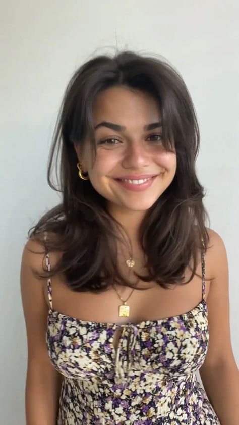 Middle Length Hair, Haircuts For Medium Length Hair, Armpit Fat, Brown Hair Inspo, Layered Haircuts For Medium Hair, Short Brown Hair, Hair Inspiration Short, Hairstyles For Layered Hair, Stylish Haircuts