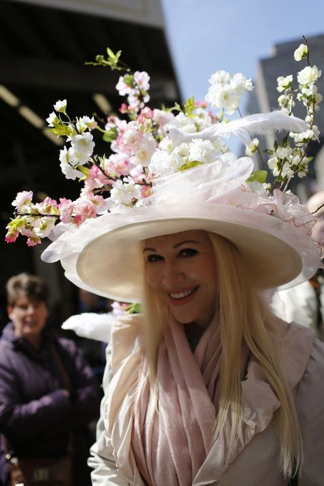 Hats Have It Easter Hat Parade, Easter Bonnets, Easter Bouquet, Adult Easter, Easter Hat, Crazy Hat Day, Easter Hats, Hat Day, Easter Bonnet