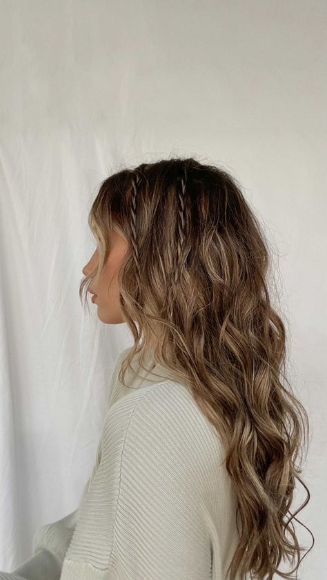 Check more at https://howcandothis.com/hairstyleideas/53229/ Hair Down With Braid, Hairstyles With Curled Hair, Kirsten Zellers, Wavy Hair With Braid, Curled Hair With Braid, Hair Down Styles, Beach Wave Hair, Curls For Long Hair, Prom Hair Down