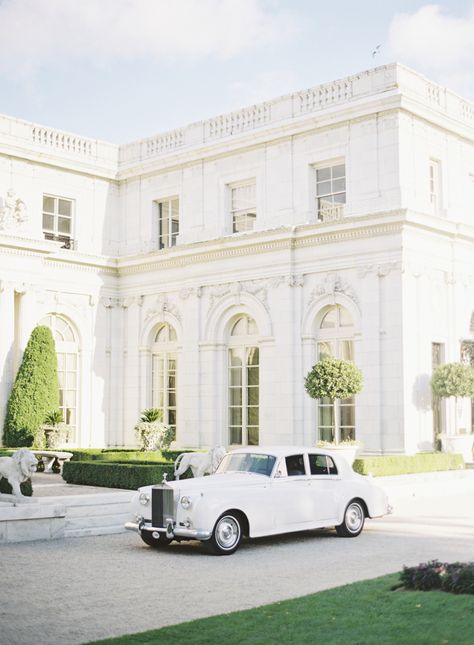 Rosecliff Mansion, Newport Rhode Island Wedding, Cliff Wedding, Newport Wedding, Wedding Plan, Luxury Wedding Photography, Mansion Wedding, Hollywood Legends, Old Car