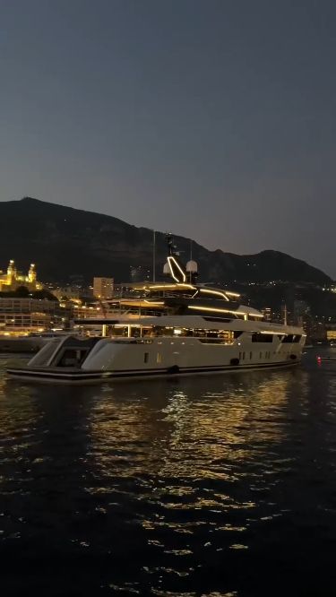 quiet luxury lifestyle aesthetic Luxury Lifestyle Yachts, Men’s Luxury Lifestyle, Rich Lifestyle Clips, Monaco Rich Lifestyle, Rich Videos Aesthetic, Luxury Life Video, Luxury Aesthetic Video, Rich Lifestyle Videos, Aesthetic Tiktok Videos