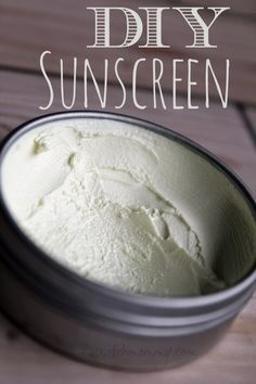 Oh yes you CAN make this DIY sunscreen - it's easy and totally nontoxic! Sunscreen Recipe, Sun Screen, Herbal Magic, Diy Cosmetics, Organic Living, Natural Diy, Homemade Remedies, Diy Body, Lotion Bars