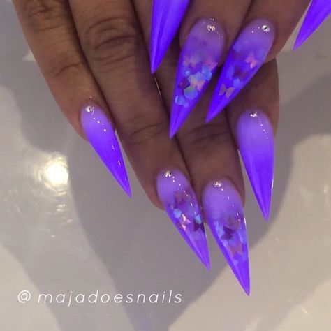 Purple Stiletto Nails, Dark Acrylic Nails, Glow In The Dark Nails, Dark Nail Designs, Acrylic Nails Stiletto, Dark Nail, Nails Purple, Nails Stiletto, Glow Nails