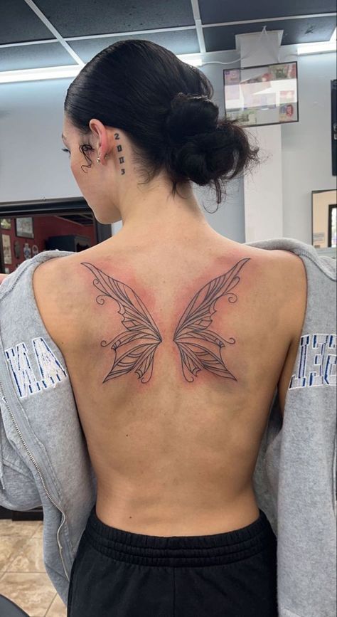 Fairy Wing Back Tattoo, Wing Back Tattoo, Fairy Wing Tattoos, Wing Tattoos On Back, Spine Tats, Flower Spine Tattoos, Spine Tattoo Ideas, Tato Minimal, Petite Tattoos