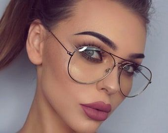 Black Weddings, Pilot Glasses, Womens Glasses Frames, Metal Frame Glasses, Trendy Glasses, Chique Outfits, Cute Sunglasses, Fashion Eye Glasses, Aviator Glasses