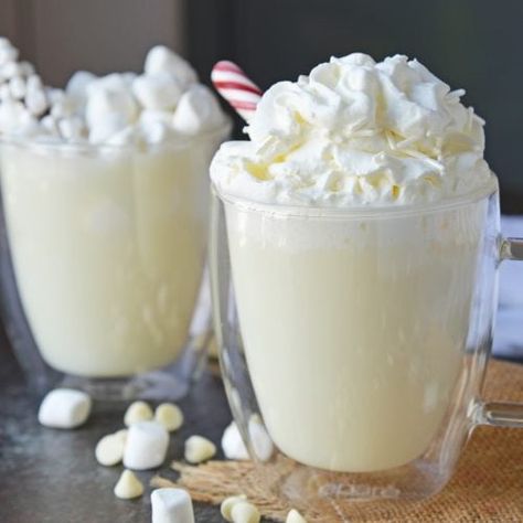 Homemade White Hot Chocolate is the perfect drink for warming up on cold days. White chocolate hot chocolate is delicious, quick and easy to make! #whitehotchocolaterecipe #whitehotcocoa www.savoryexperiments.com Fruit Bar Party, Homemade White Hot Chocolate, Creamy Hot Chocolate Recipe, Peppermint Whipped Cream, White Hot Chocolate Recipe, Homemade Hot Chocolate Mix, White Hot Chocolate, Hot Chocolate Recipe, Fruit Bar