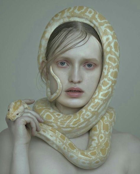 Raw Photography, A Snake, Pose Reference Photo, Portrait Inspiration, 인물 사진, Art Model, Photo Reference, Art Reference Photos, Drawing People