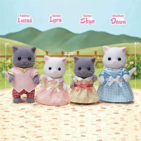 Dolls House Figures, Calico Critters Families, Mother Cat, Dolls Prams, Calico Critters, Cat Family, Persian Cat, Sylvanian Families, Family Set