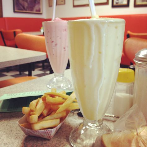 milkshake & french fries.... standard lunch Fries And Milkshake, Fav Food, Strawberry Milkshake, French Fries, Food Cravings, Cafe, Books, Chips