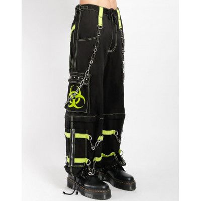 Zip Off Pants, Biohazard Symbol, Tripp Pants, Punk Style Outfits, The Apocalypse, Emo Outfits, Estilo Punk, New Rock, Alt Fashion