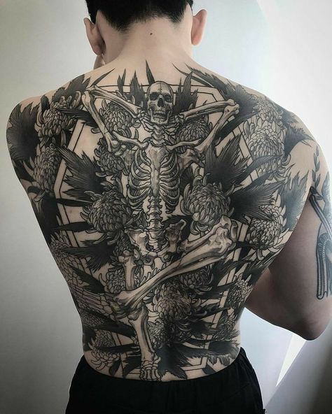 Backpiece Tattoo, Full Back Tattoos, Back Tattoos For Guys, Dark Art Tattoo, Dark Tattoo, Black Ink Tattoos, Blackwork Tattoo, Tattoo Styles, Body Tattoos