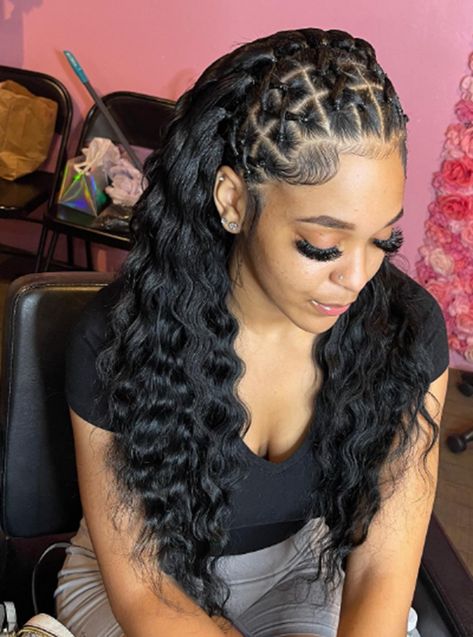 Leave Out the Sew-in Rubber Band Hairstyle Curly Rubber Band Hairstyles, Colorful Rubber Band Hairstyles, Curly Hair Rubber Band Styles, Half Braid Half Curly, Braids For Hispanic Women, Half Braids Half Curls, Half Up Half Down Braided Hairstyles, Rubberband Hairstyles Natural Hair, Rubber Band Hairstyles Natural Hair