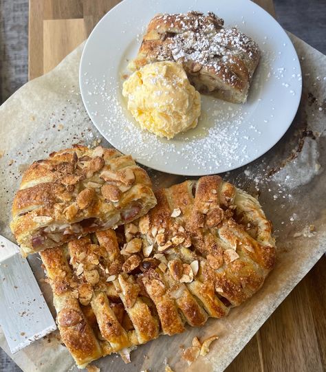 Almond Strudel, Puff Pastry Pear, Pear Strudel, Strudel Recipes, Turbinado Sugar, Egg Wash, Sliced Almonds, Puff Pastry, Almond Flour