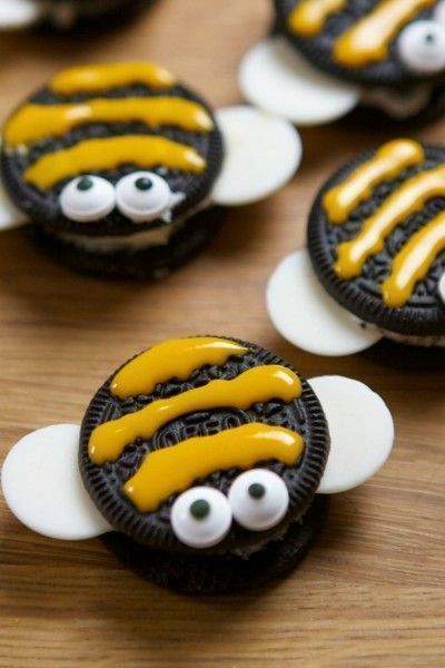 Bee Party Food, Bee Party Food Ideas, Fall Party Food, Bee Food, Bee Cookies, Halloween Party Snacks, Decorações Com Comidas, Best Party Food, Party Food Ideas