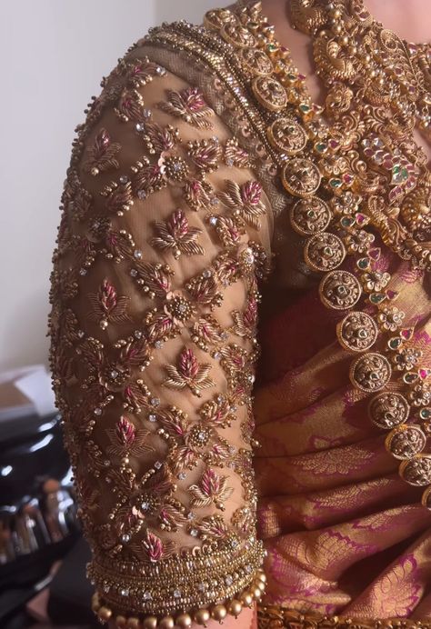 Gold Blouse Designs, Netted Blouse Designs, Latest Bridal Blouse Designs, Latest Blouse Designs Pattern, New Saree Blouse Designs, Wedding Saree Blouse Designs, Stunt Doubles, Traditional Blouse Designs, Latest Model Blouse Designs