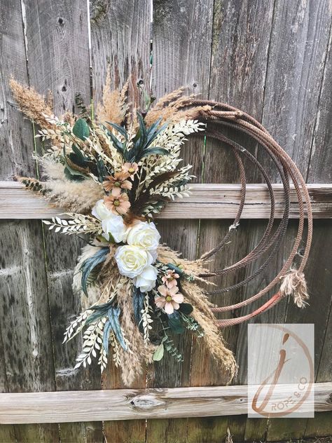 Rope Wreaths — jamesonropeco.com Modern Farmhouse Floral Decor, Lasso Door Hanger, Rope With Flowers, Old Rope Wreath, Laso Rope Wreath, Diy Lasso Wreath, Country Wreaths For Front Door, Western Lasso Wreath, Western Wreaths For Front Door Rustic