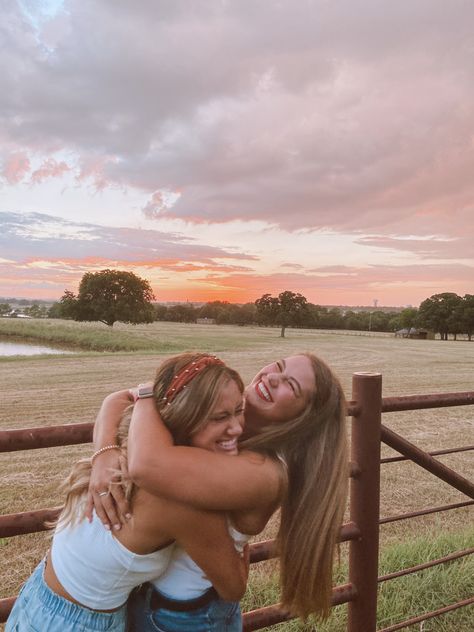 #sunset #sun #friends #summer #friendship #friendshipgoals #aesthetic #instagram #instagood #womenempowerment #ootd Sisters Laughing Together, Friends Smiling Aesthetic, Friend Aethstetic, Hugging Pictures Friendship, Laughter Aesthetic Friends, Sisters Hugging Aesthetic, Sisters Pictures Aesthetic, Sunshine Friend Aesthetic, Friendship Astethic Pictures