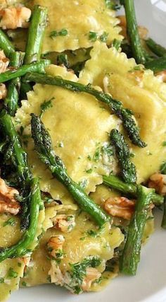 Vegetarische Diners, Sautéed Asparagus, Easy Ravioli, Sauteed Asparagus, Saute Asparagus, Resep Pasta, Vegetarian Meal Prep, God Mat, Lemon Sauce