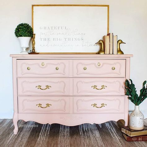 Pink French Provincial Dresser, Pink Painted Dresser, Pretty Dollhouse, French Provincial Dresser Makeover, Pink Bedroom Furniture, Blush Pink Bedroom, Pink Dresser, Green Dresser, French Provincial Dresser