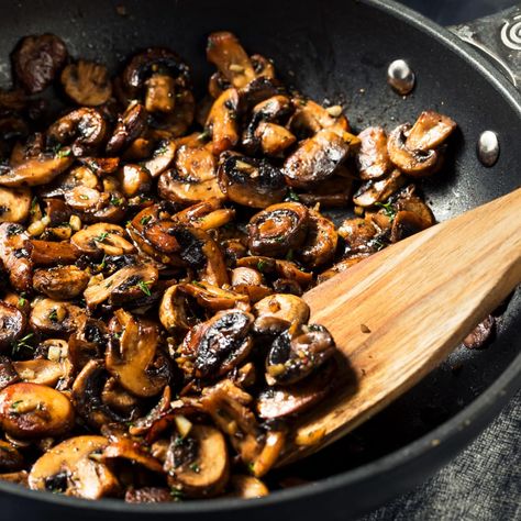 Texas Roadhouse Mushrooms, Texas Roadhouse Mushrooms Recipe, Mushroom Side Dish Recipes, Steak Toppings, Mushroom Side Dishes, Mushroom Recipes Healthy, Delicious Steak, Mushroom Recipe, Marinated Mushrooms