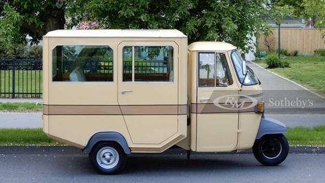 Small Camper Trailers, Vespa Ape, Piaggio Ape, Diy Go Kart, Tricycle Bike, Motorcycles And Scooter, Piaggio Vespa, Small Campers, Vespa Lambretta