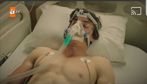 Hospital Scene, Hospital Pictures, Bodybuilders Men, Fast Hairstyles, In The Hospital, The Hospital, Character Concept, Kdrama, Medical