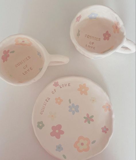 Photo Poetry, Teacup Flowers, Ceramic Cafe, Diy Pottery Painting, Clay Plates, Cerámica Ideas, Pottery Painting Designs, Clay Diy Projects, Clay Crafts Air Dry