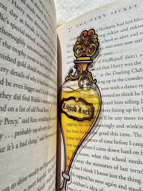 Liquid Luck Bookmark – Aftercolor Rapunzel Bookmark, Slytherin Bookmark, Liquid Luck, Harry Potter Bookmark, Harry Potter Painting, Harry Potter Items, Bookmark Ideas, Creative Bookmarks, Harry Potter Artwork