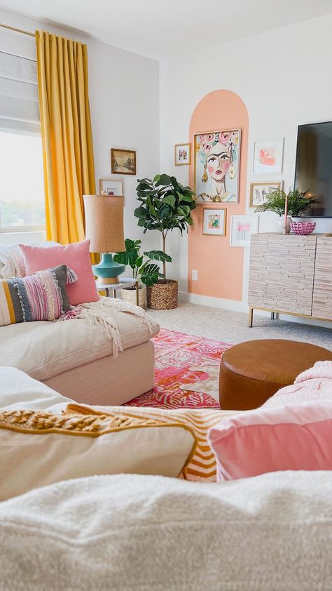 White Sofa Colorful Living Room, Black White And Color Living Room, Orange Pastel Aesthetic, Living Room Storage Ideas Space Saving, Colored Living Room Ideas, Colorful Couch Aesthetic, Colorful Boho Room, Pink Blue Orange Aesthetic Living Room, Orange And Blue Aesthetic Living Room