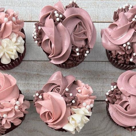 Dusty Pink Cupcakes, Dusty Pink Bridal Shower Ideas, Mauve Bridal Shower Ideas, Dusty Pink Baby Shower Ideas, Dusty Rose Baby Shower Theme, Botanical Cupcakes, Mauve Baby Shower Ideas, Baby Shower Cupcakes Girl, Pink Baby Shower Cupcakes