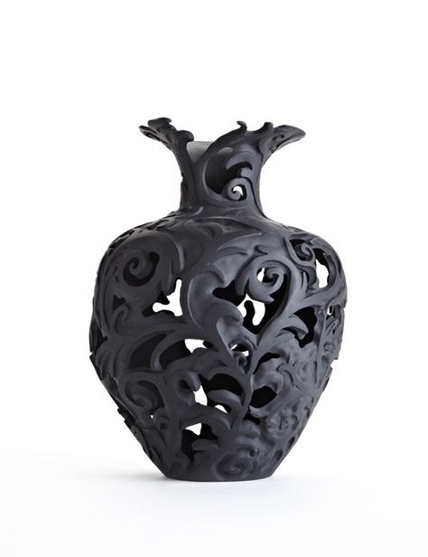 Tamsin van Essen Negative Space Pottery, Vase Hole, Ceramic Objects, Gothic Ceramics, Negative Space Sculpture, Hades Vase, Surrealist Pottery, Chain Ceramic Vase, Antique Furniture Living Room