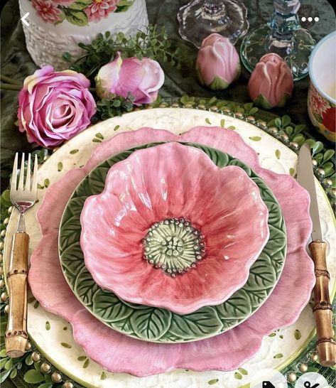 Table Setting Decor, Keramik Design, Pottery Crafts, Cute Home Decor, Happy Spring, Dream House Interior, Dream House Decor, Pottery Painting, Luxurious Bedrooms