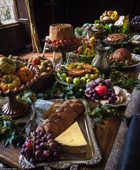 Another of Genevieve's lavish feasts, that features in the current series of Poldark. The pie in the centre was a real meat pie, and cut open to look as if it had been eaten Party Food Meat, Banquet Food, Medieval Banquet, Hobbit Party, Viking Party, Game Of Thrones Party, Food For Special Event, Medieval Party, Cocktail Party Food