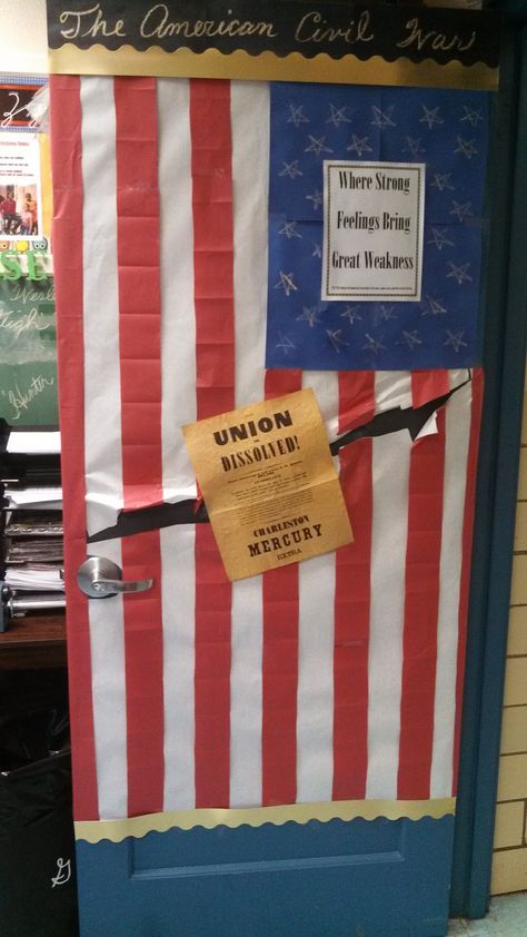 This door decoration depicts an American flag ripped asunder. The wording of the door relates this message, "The American Civil War: where strong feelings bring great weakness." This door relates to Virginia SOL USI9 (Understanding the Civil War). Us History Classroom Decorations, History Door Decorations, Middle School Us History, Middle School Social Studies Classroom, Texas History Classroom, History Teacher Classroom, History Bulletin Boards, History Classroom Decorations, Elementary History