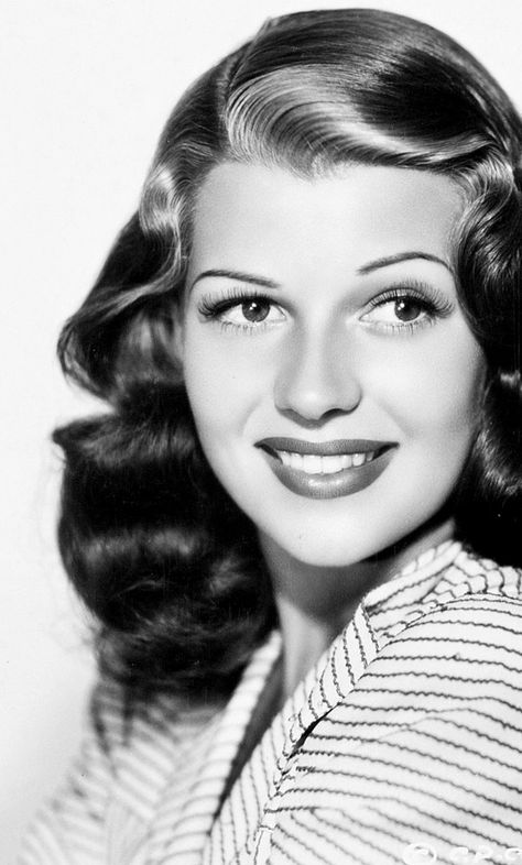 Rita Hayworth, Rita Hayworth Hair, 1940 Hairstyles, Rita Hayward, 1970s Hairstyles, 1940s Women, Hollywood Vintage, 1940s Hairstyles, Hollywood Hair