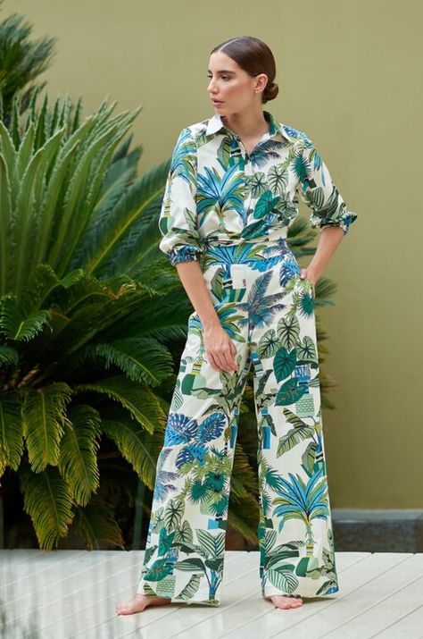 Maison Alma — READY TO WEAR - RESORT - TROUSERS - Patterned Outfits, Interior Design Fabric, Garment Fabric, Supplements For Women, Dress Crafts, American Design, Tropical Print, Pink Print, Moda Operandi