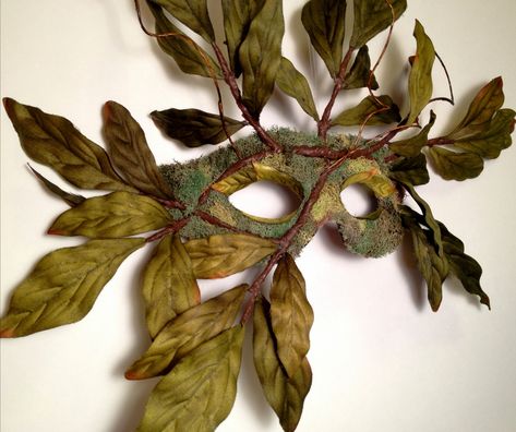 SALE Nature Spirit Tree Mask Wearable Wall Art by CedarfoxStudios Dear Wormwood, Moss House, Tree Makeup, Nature Mask, Diy Dragon, Spirit Tree, Beautiful Masks, Art Masks, Tree Costume