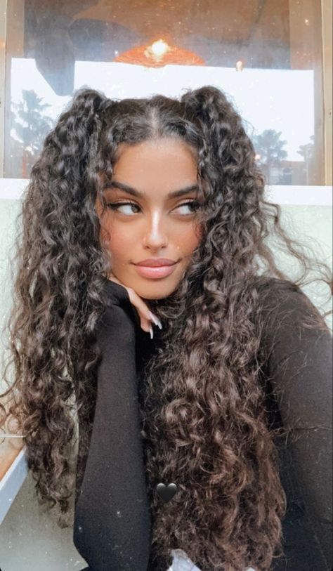 Long Curly Hair, Mixed Curly Hair, Cute Curly Hairstyles, Curly Hair Styles Easy, Beautiful Curly Hair, Hairdos For Curly Hair, Hair Stylies, Curly Hair Inspiration, Curly Girl Hairstyles